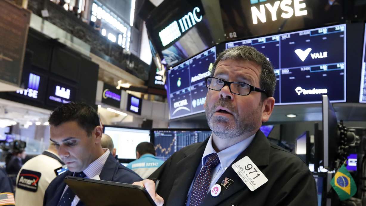 Asian shares rise as Trump plans to meet Chinese leader