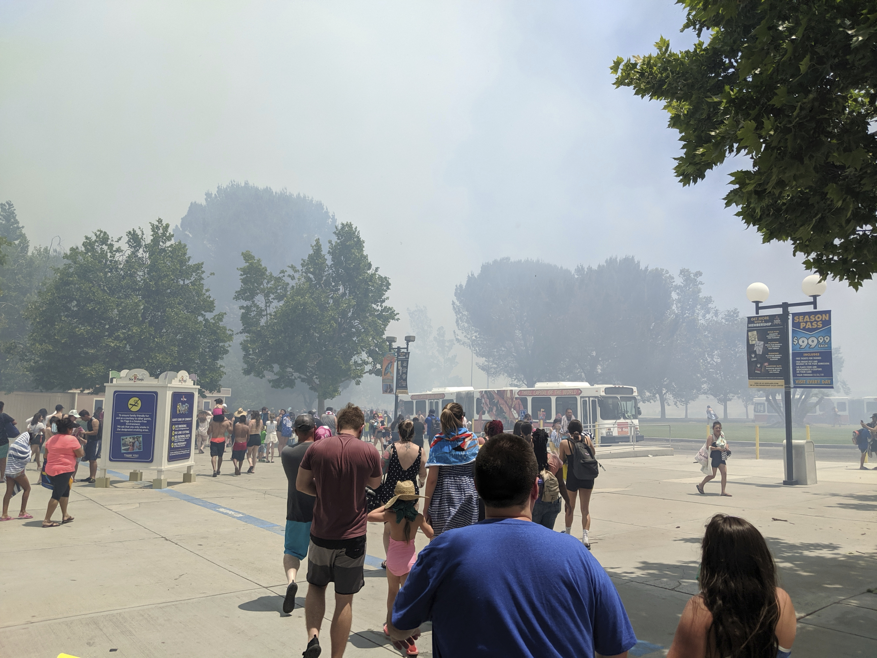 Wildfire prompts evacuation at California Six Flags park