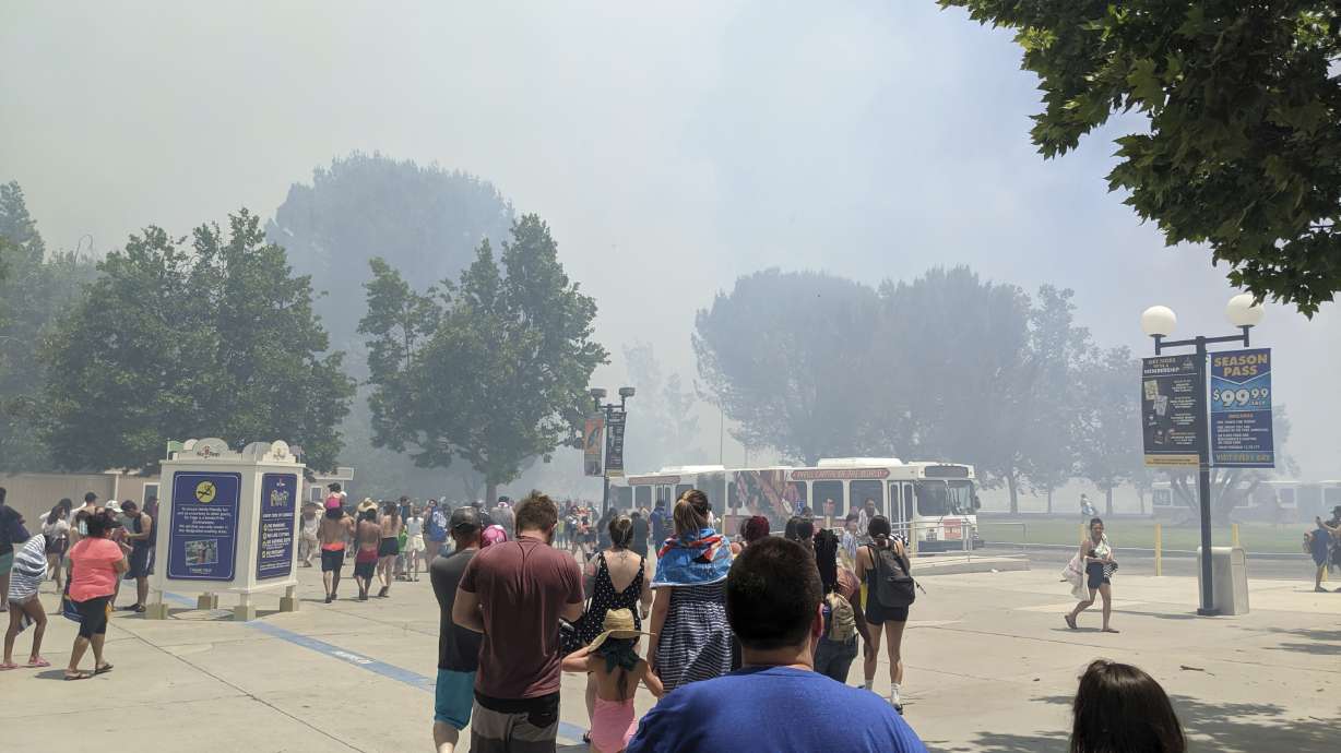 Wildfire prompts evacuation at California Six Flags park