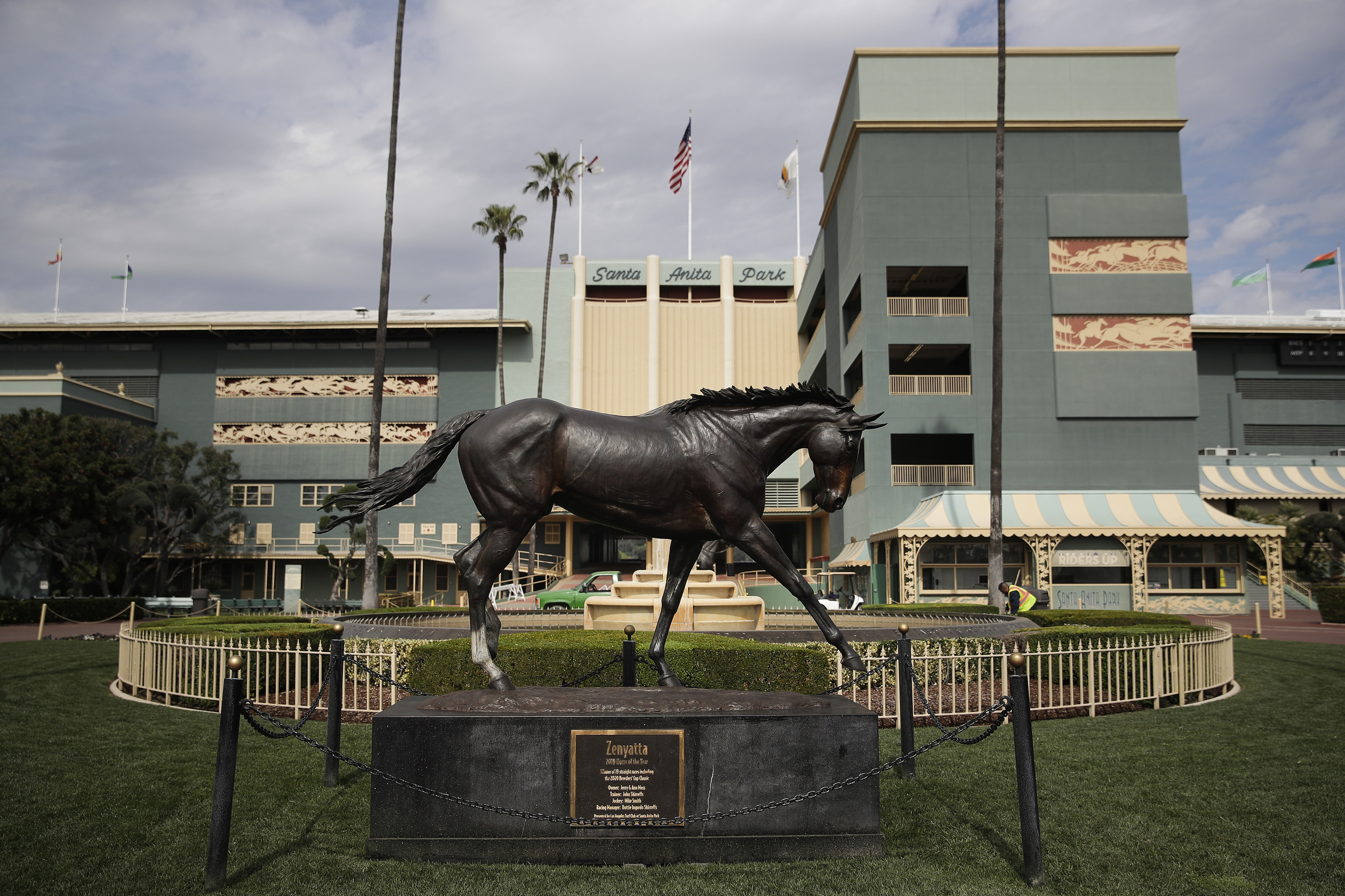 Feinstein joins call for Santa Anita to suspend racing