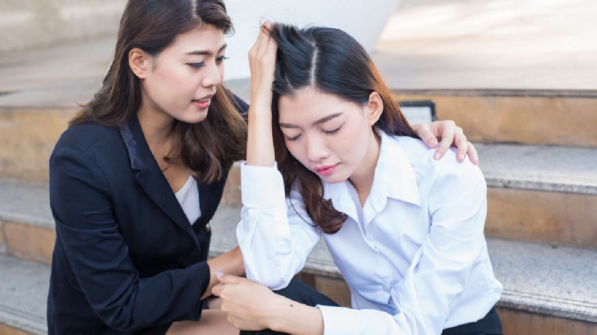 How experts recommend talking about suicide