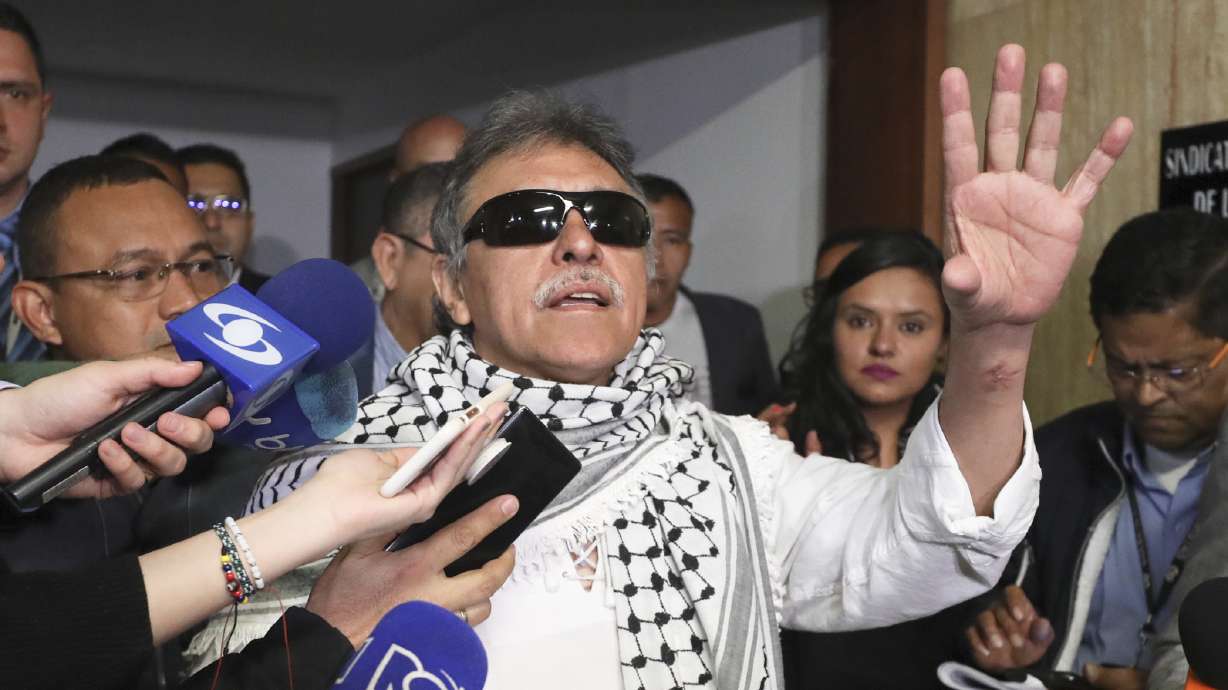 Colombia ex-rebel, wanted in US, sworn in as congressman