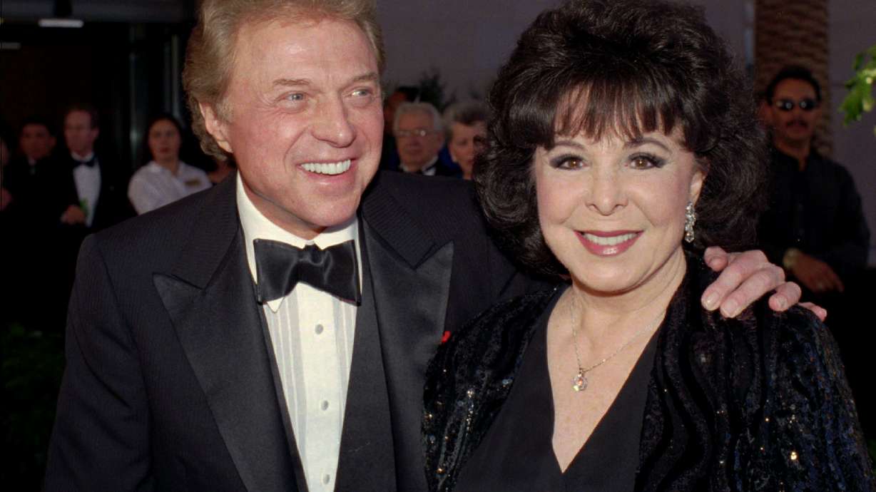 Singer Steve Lawrence says he has Alzheimer's disease