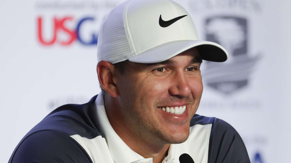 The Latest: Spieth's magic number for US Open: 3-under par