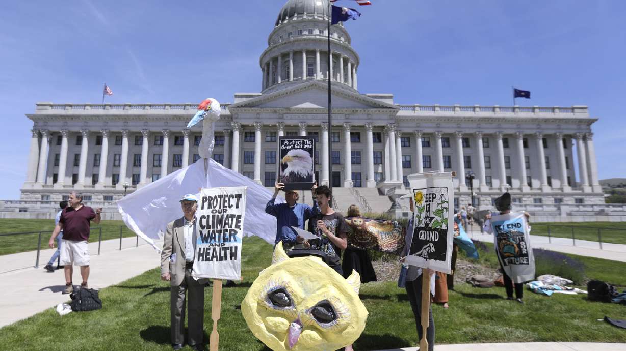 Utah's western desert oil, gas leases generate money and protests