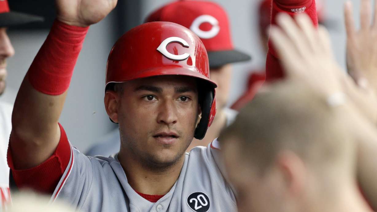 Mercado delivers RBI single in 10th, Indians beat Reds 2-1