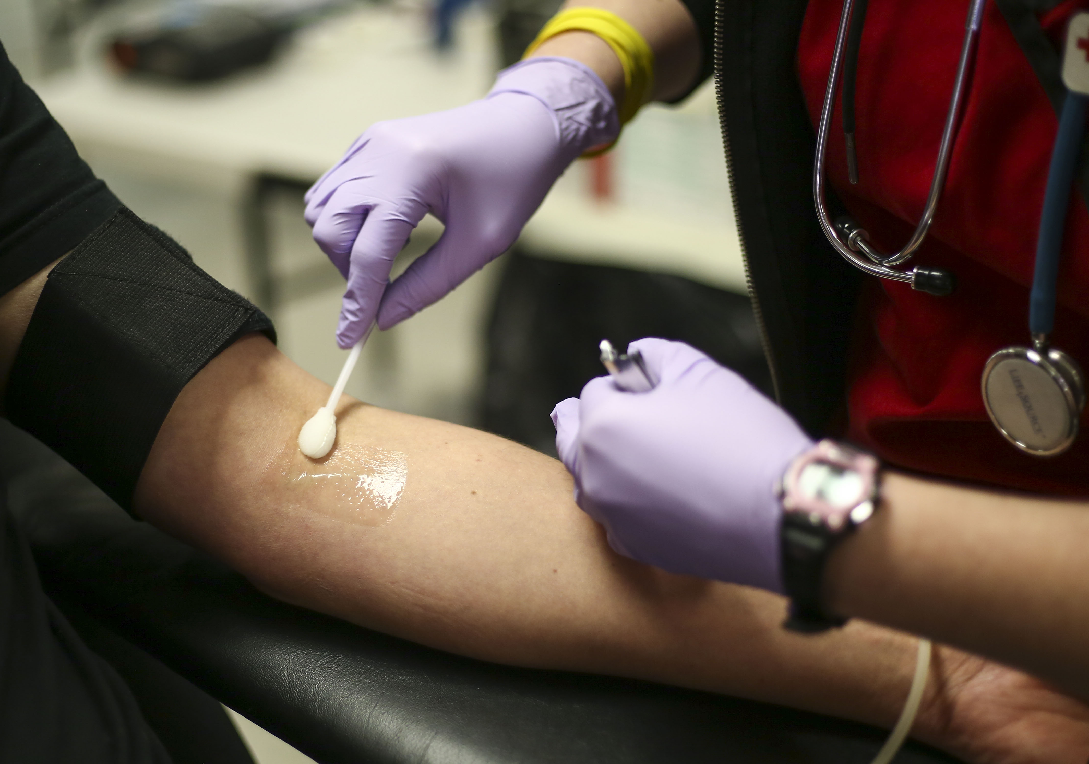 Facebook debuts US blood donation tool, its latest public health move