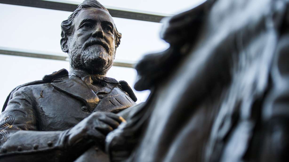 Dallas law firm places winning bid for Robert E. Lee statue
