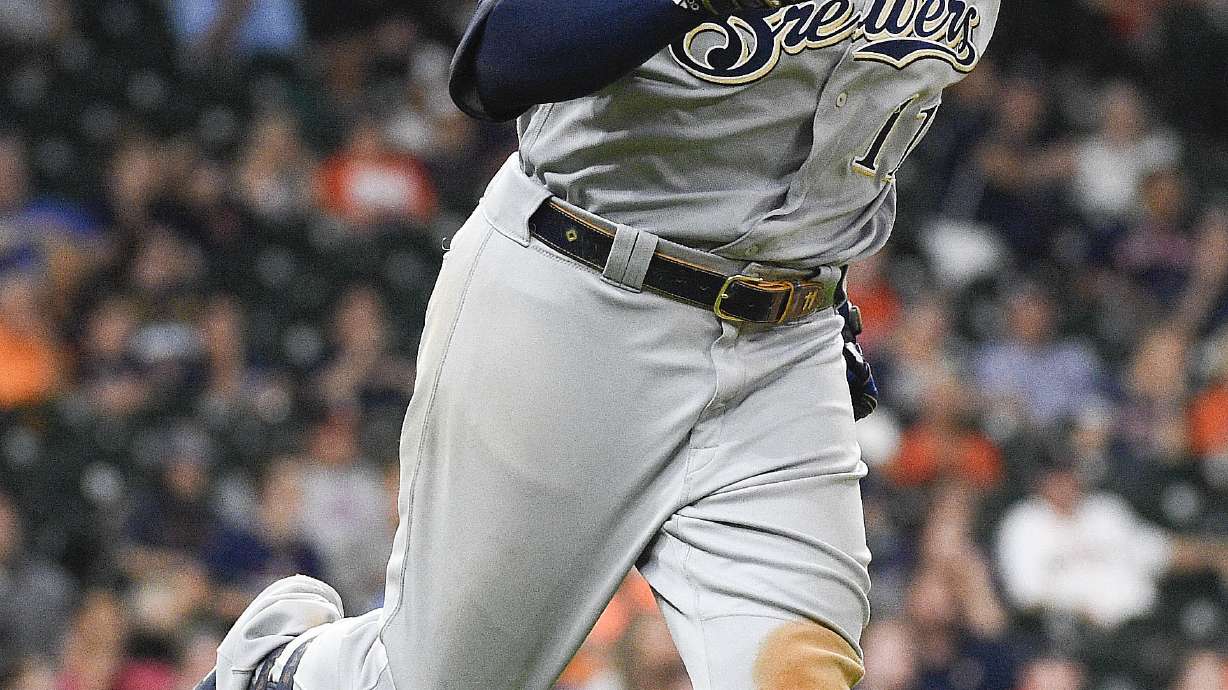 Moustakas hits 2-run HR in 14th as Brewers beat Astros 6-3