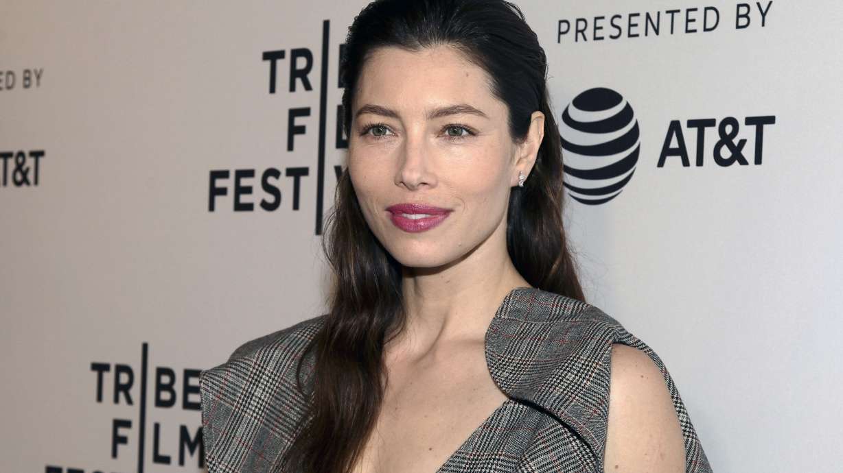 Jessica Biel not against vaccinations, just against bill