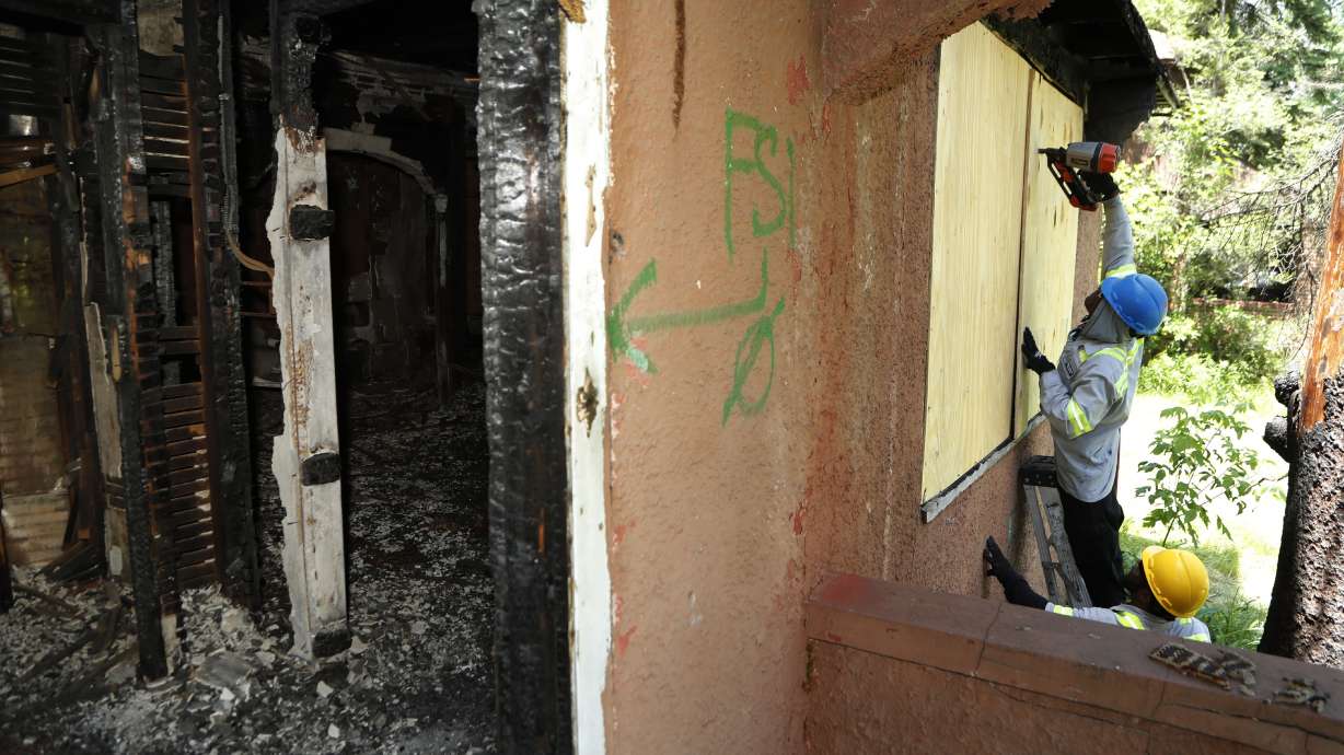 Detroit hurries to board vacant houses after serial slayings