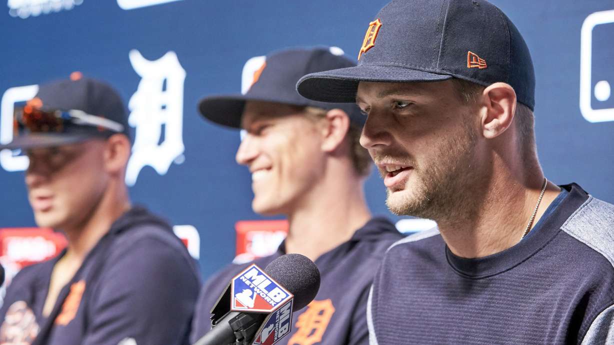 Tigers, Royals meet and relive college memories at CWS home