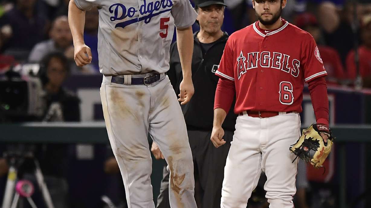 Dodgers' Seager goes on IL with strained hamstring