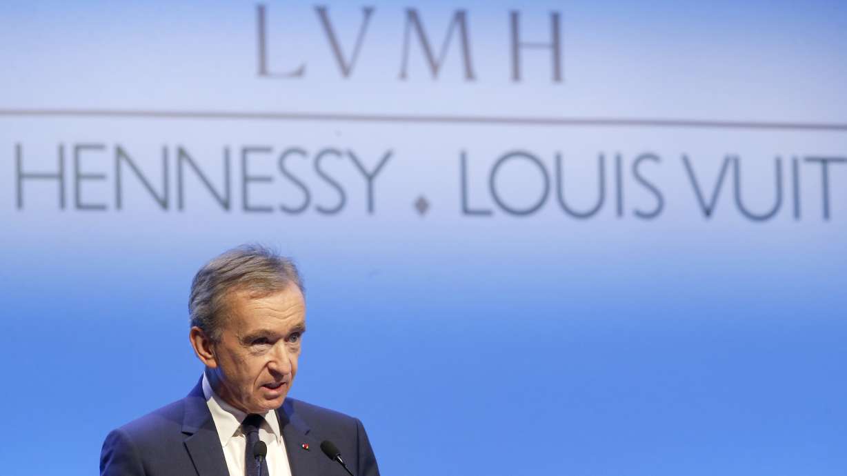 Small donors, not French tycoons, help pay Notre Dame works