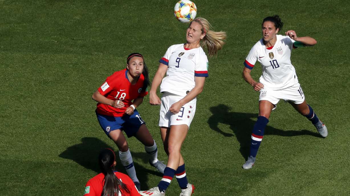 Lloyd, a World Cup starter again, scores 2 as US beats Chile