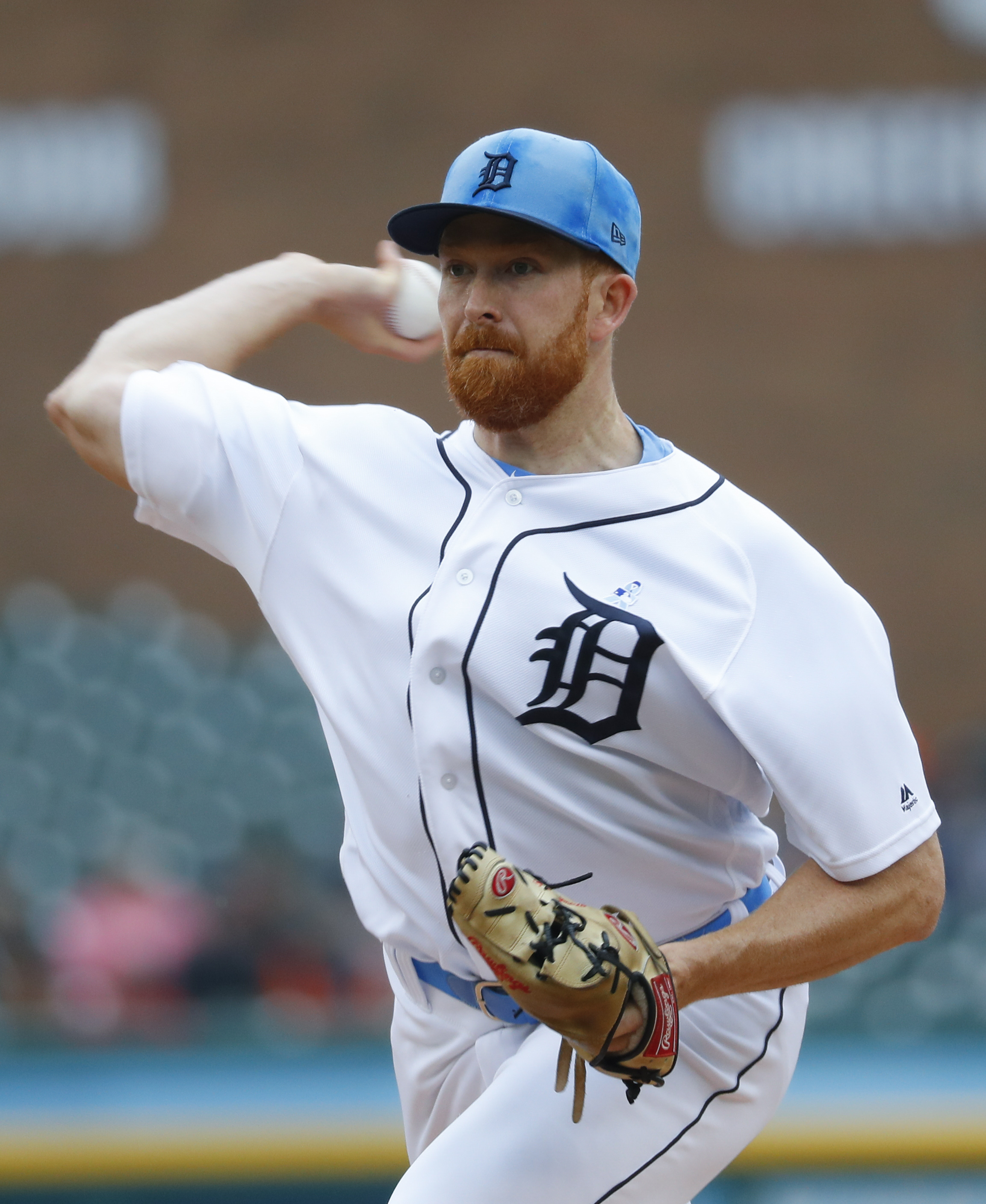 Bauer pitches 1st shutout as a pro, Indians beat Tigers 8-0