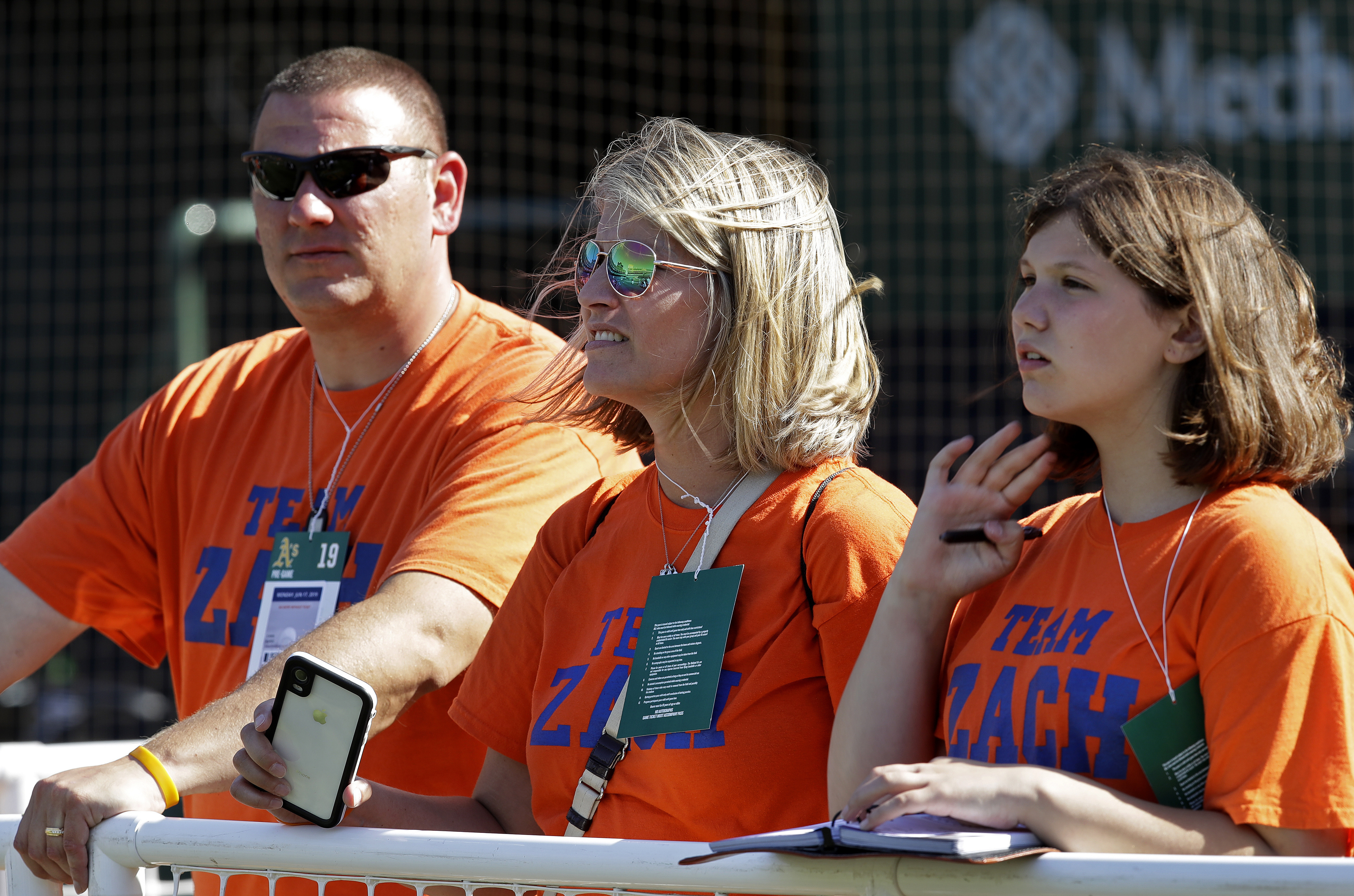 Nick Hundley's care for ailing boy leads to lasting bond