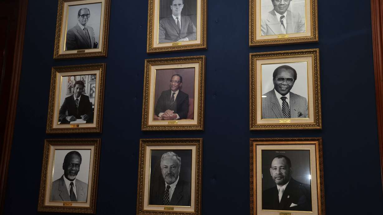 Economic reggae: Jamaican bank sells recovery with songs