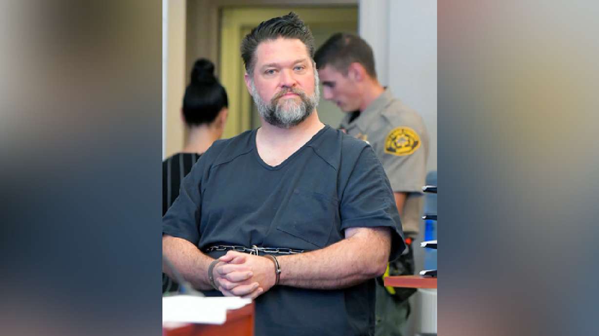 Funeral home owner admits arranging to meet teen for sex act