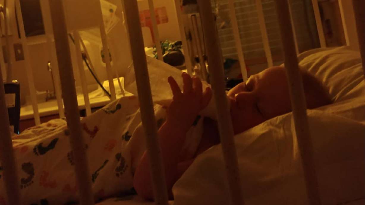 Idaho toddler severely burned after falling into roasting pan