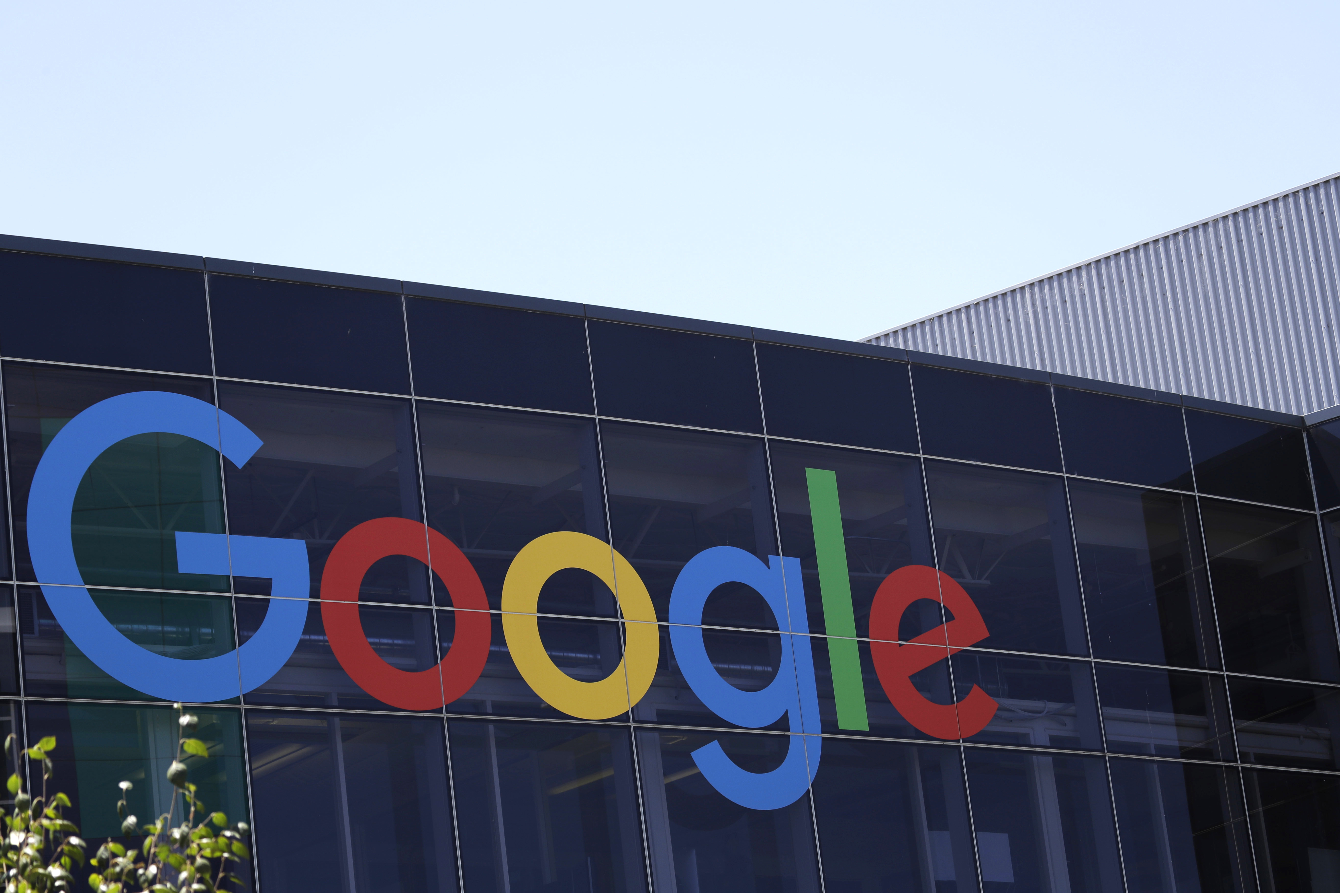 French lawsuit accuses Google of violating EU privacy rules
