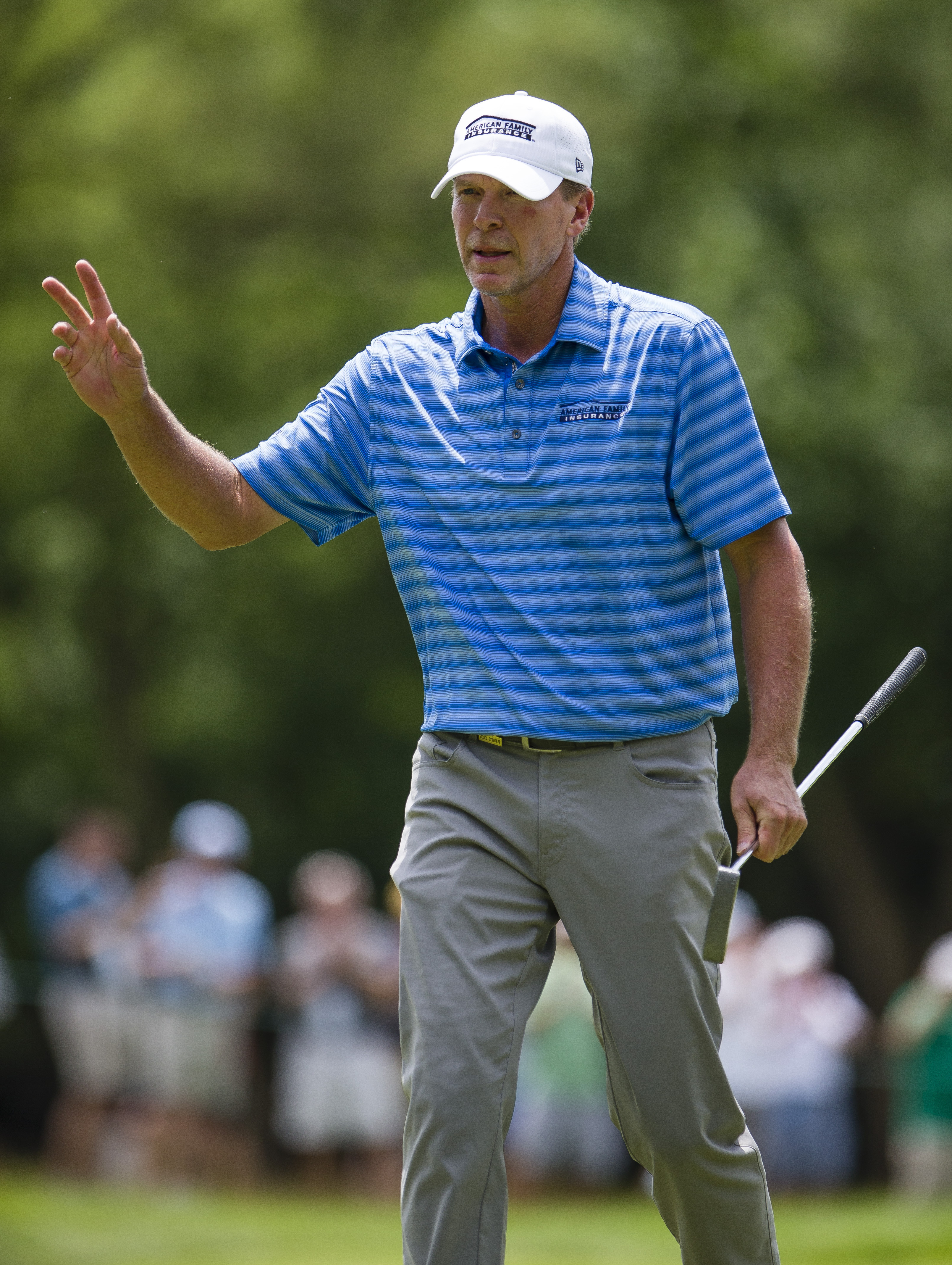 Steve Stricker increases lead to 6 shots in US Senior Open