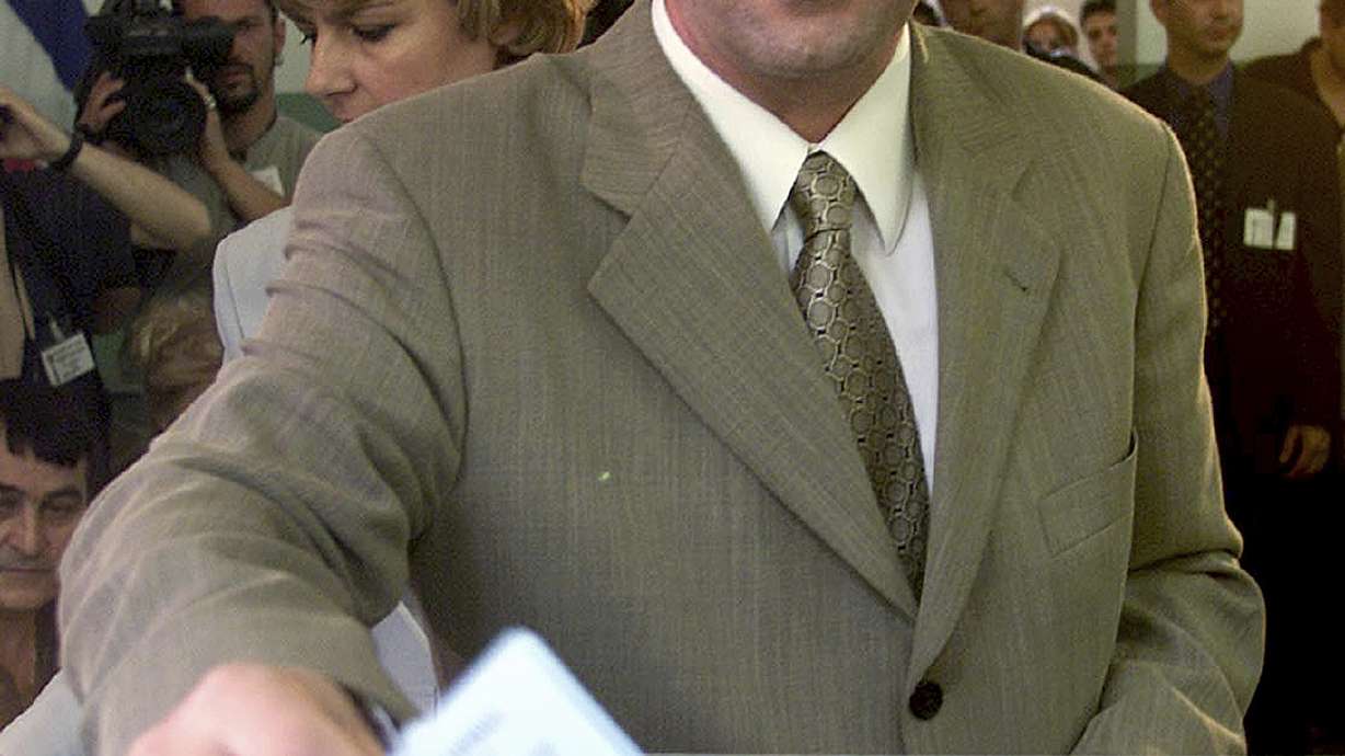 Former president of Montenegro, Momir Bulatovic, dies at 62