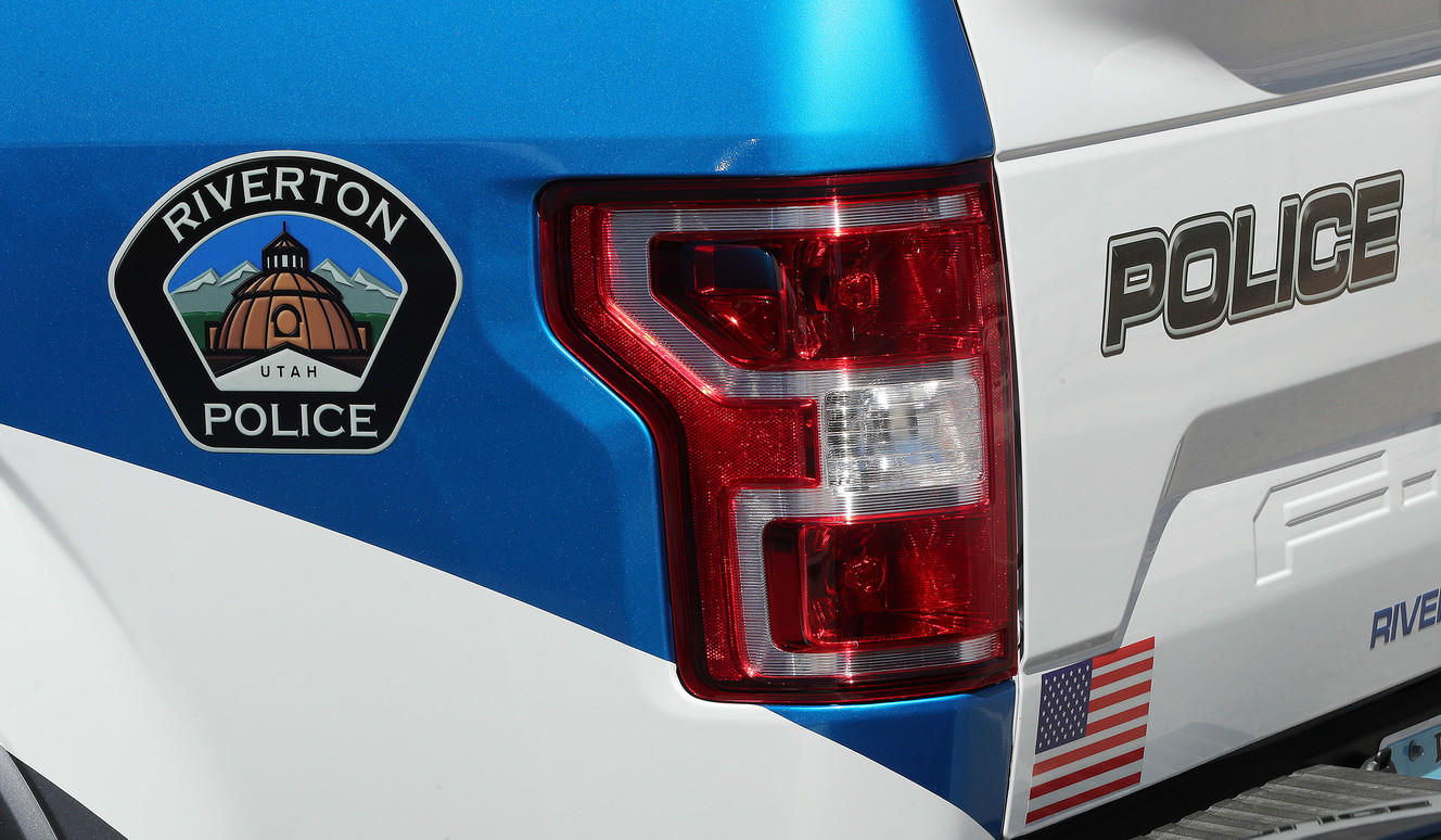 Child hospitalized after falling from Riverton apartment complex window