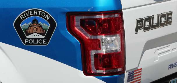 Child hospitalized after falling from Riverton apartment complex window