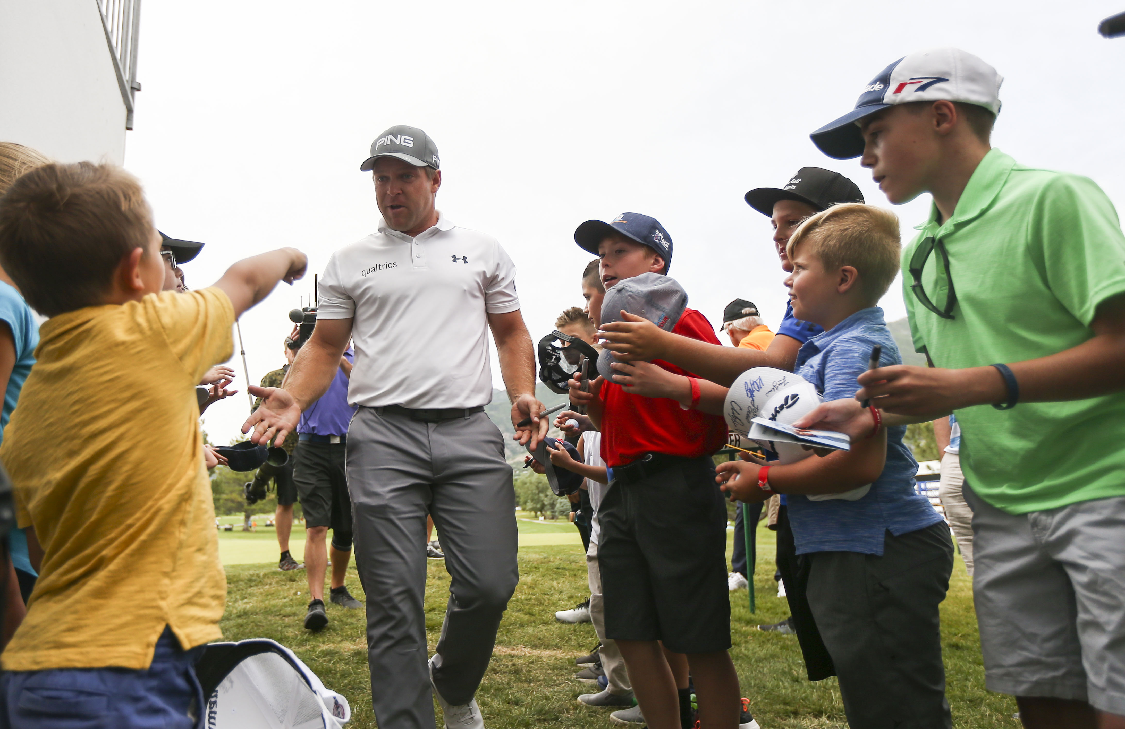 Daniel Summerhays is greeted by fans after finishing the 18th hole during the 2019 Utah Golf Championship at the Oakridge Country Club in Farmington on Sunday, June 30, 2019. (Silas Walker, KSL)