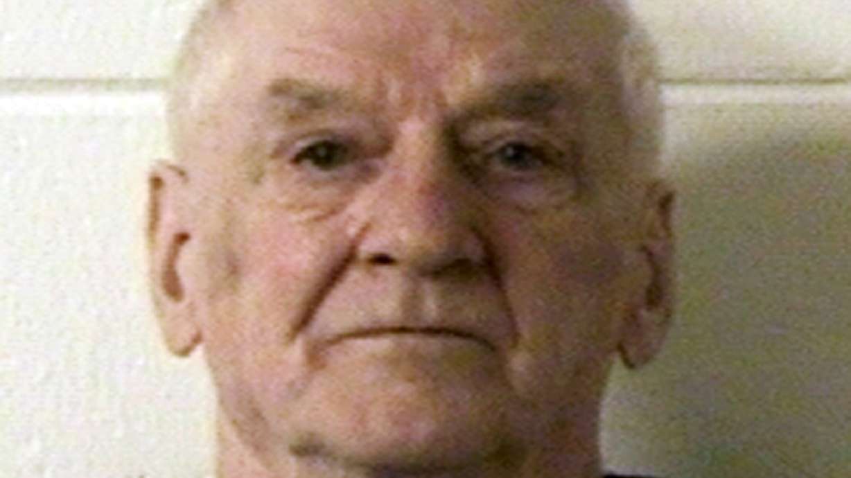 Wisconsin man pleads not guilty to killing couple in 1976