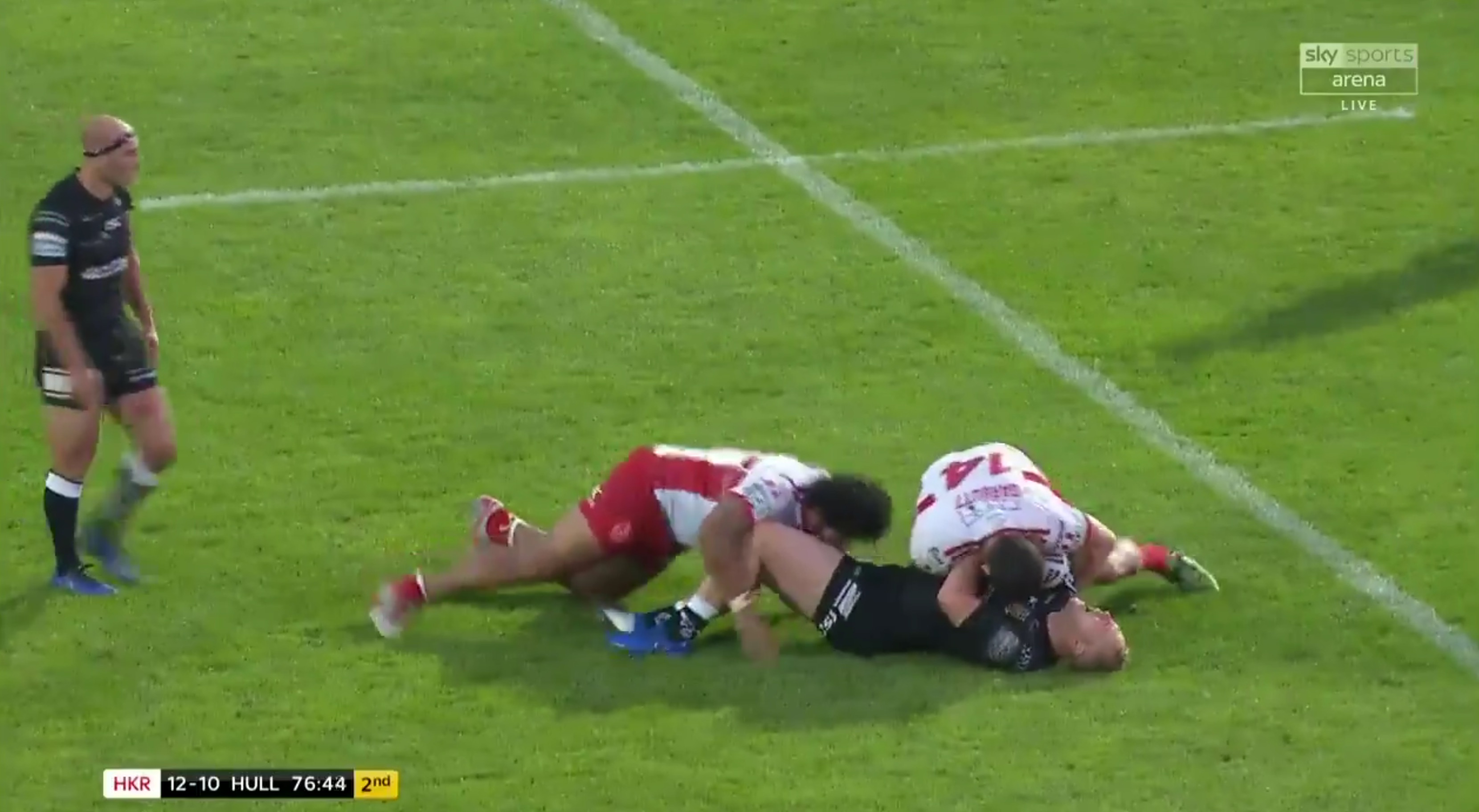 Have You Seen This? Rugby player punches dislocated knee back into place