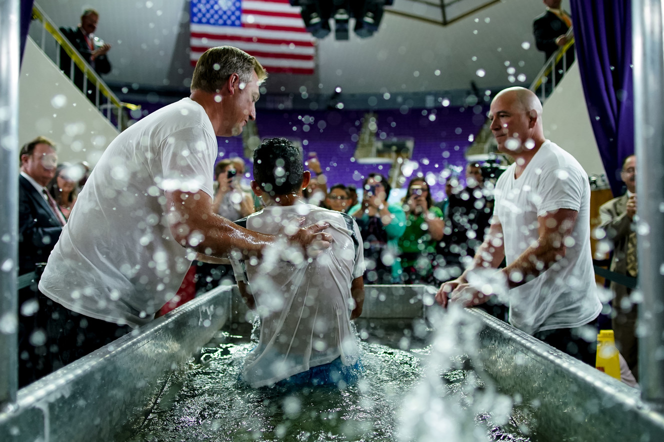 Thousands gather in Utah for Jehovah's Witnesses global convention