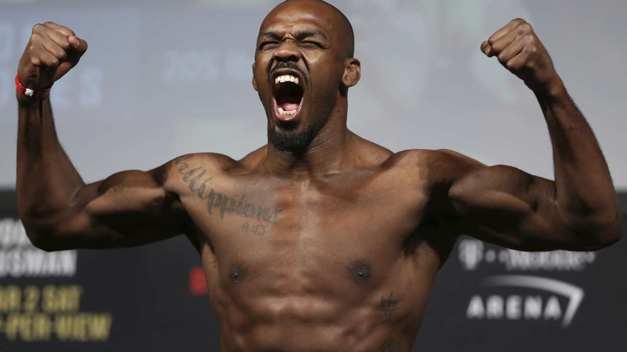 The Latest: Jon Jones edges Santos by decision at UFC 239