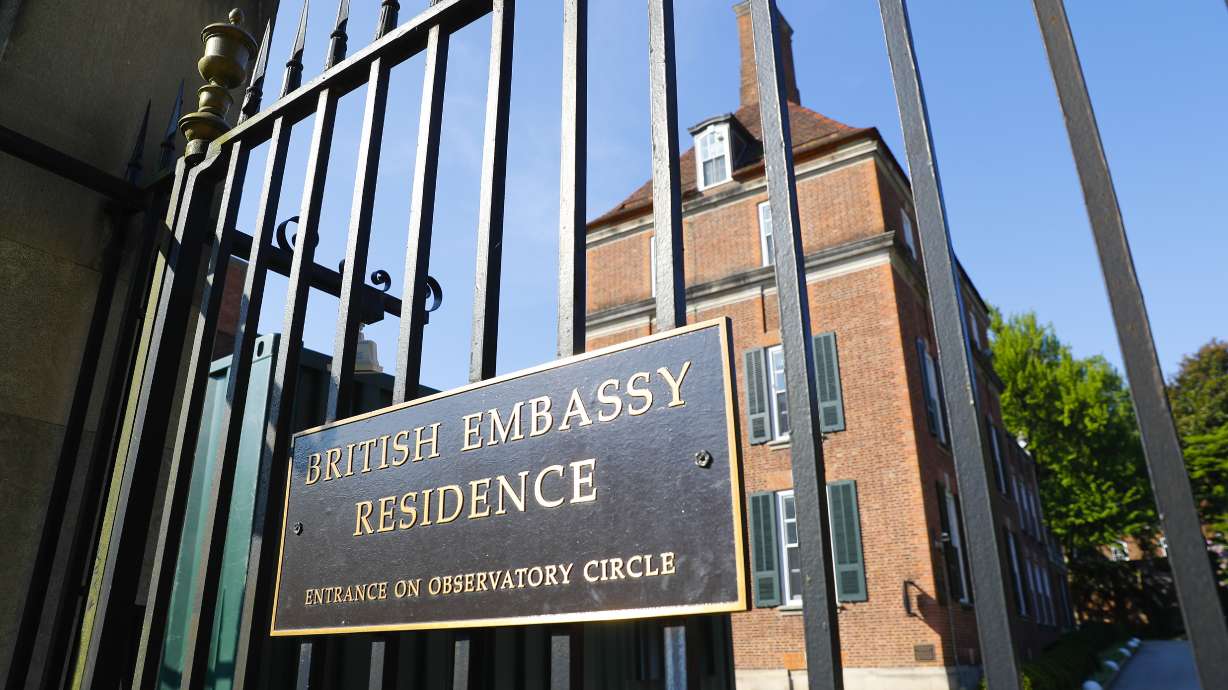 In a divided Washington, British ambassador was a bridge