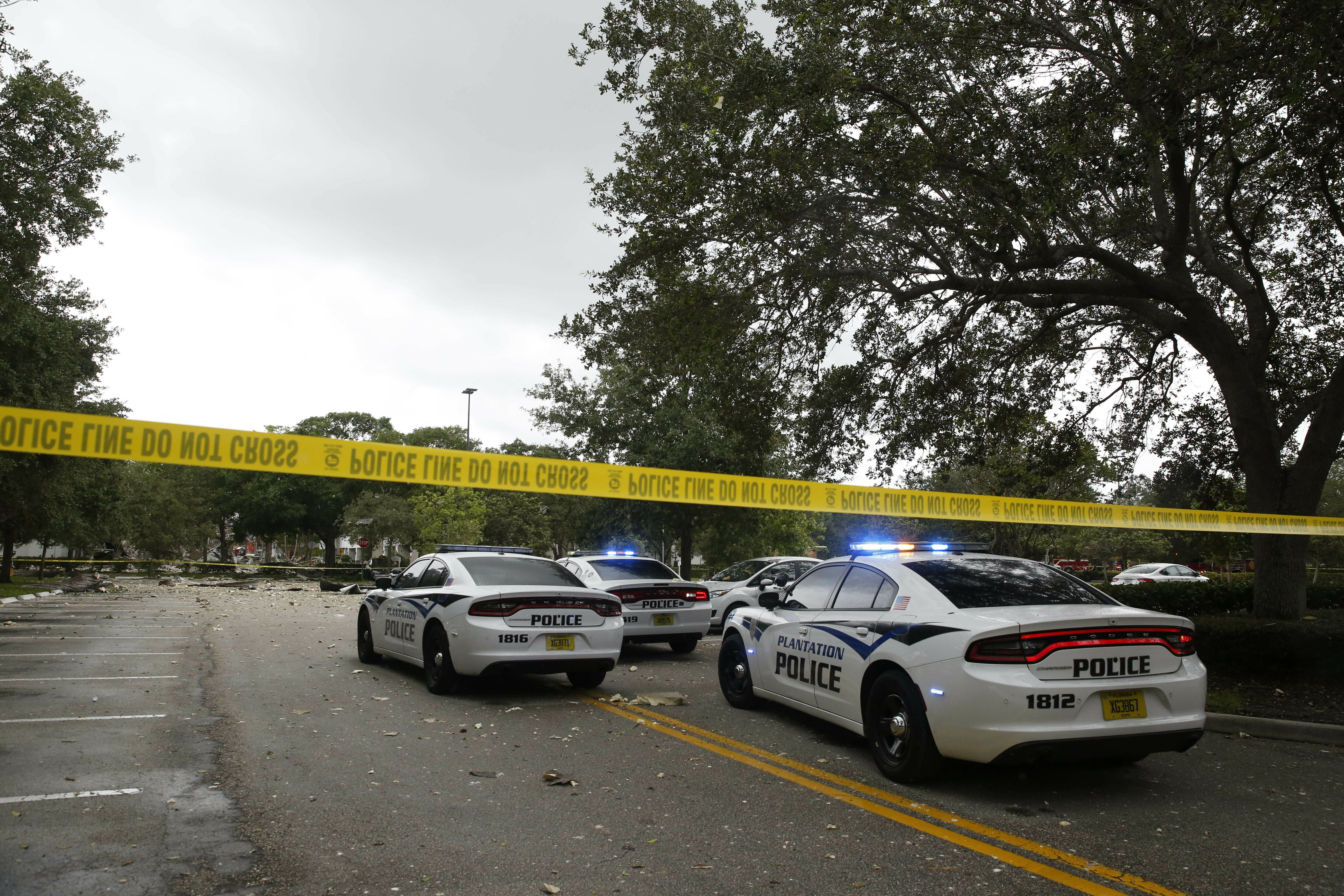 All buildings in Florida shopping plaza blast deemed unsafe