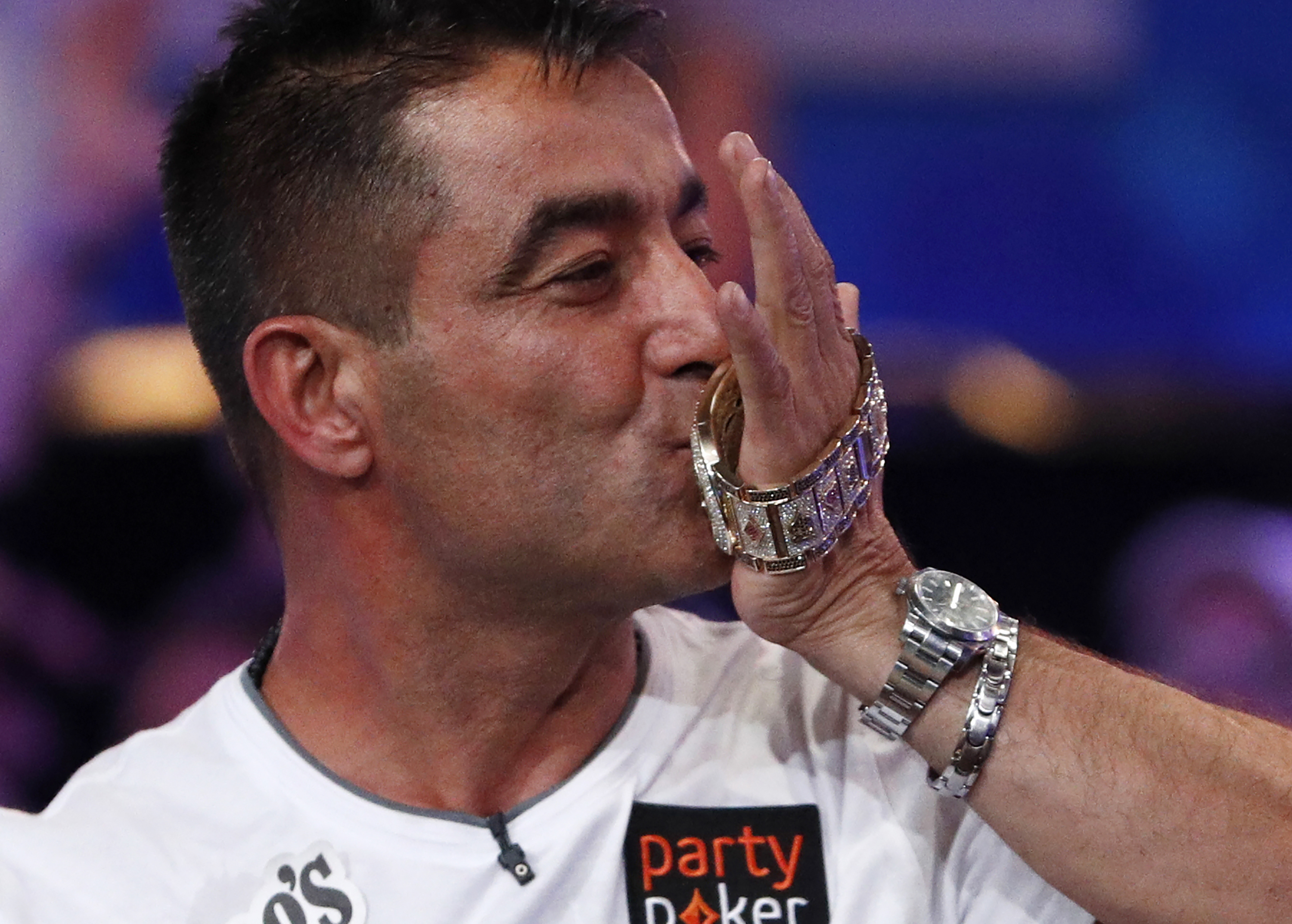 Ensan, 55, becomes oldest world poker champion in 20 years