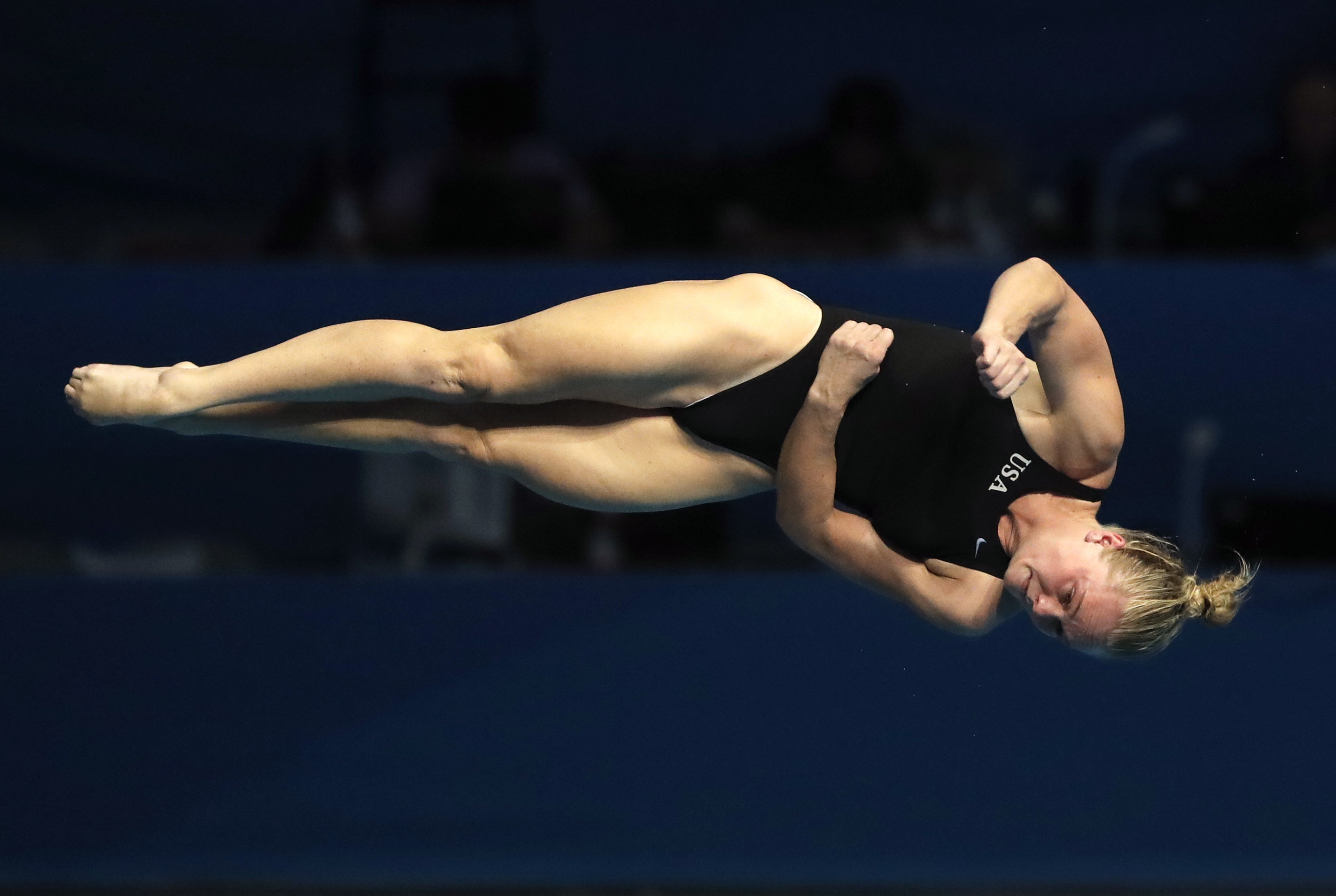 Diving gold and perfect marks for Chen Yuxi at age 13