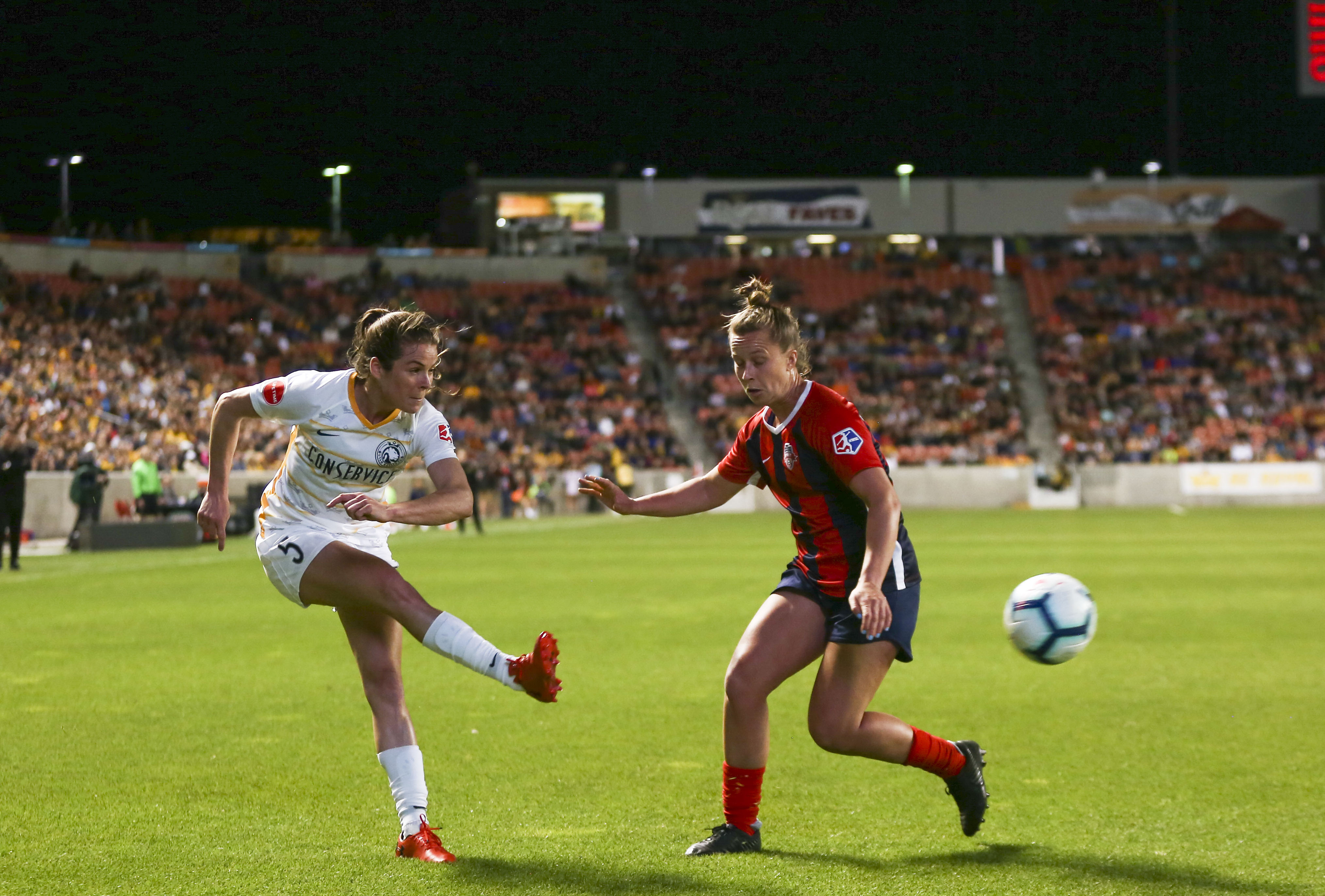 Utah Royals FC defender Kelley O'Hara (5) takes a shot on goal against the Washington Spirit at Rio Tinto Stadium in Sandy on Saturday, April 20, 2019. (Photo: Silas Walker, KSL)