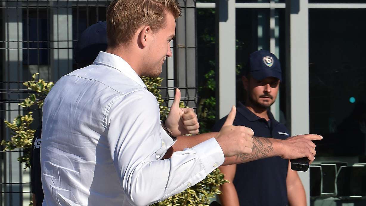 De Ligt completes 75 million euro transfer to Juventus