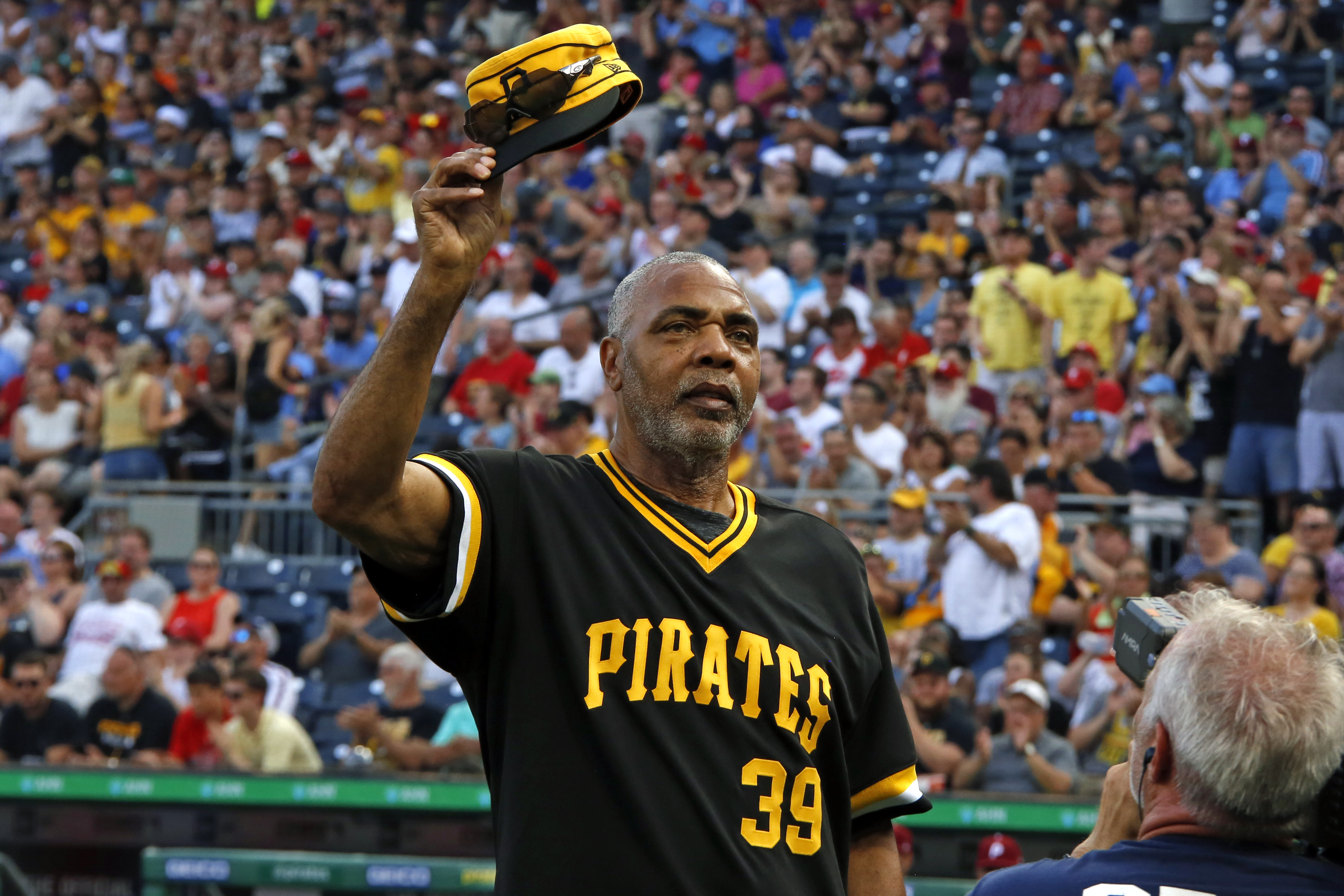 "Family" reunion; Close ties still bind 1979 Pirates
