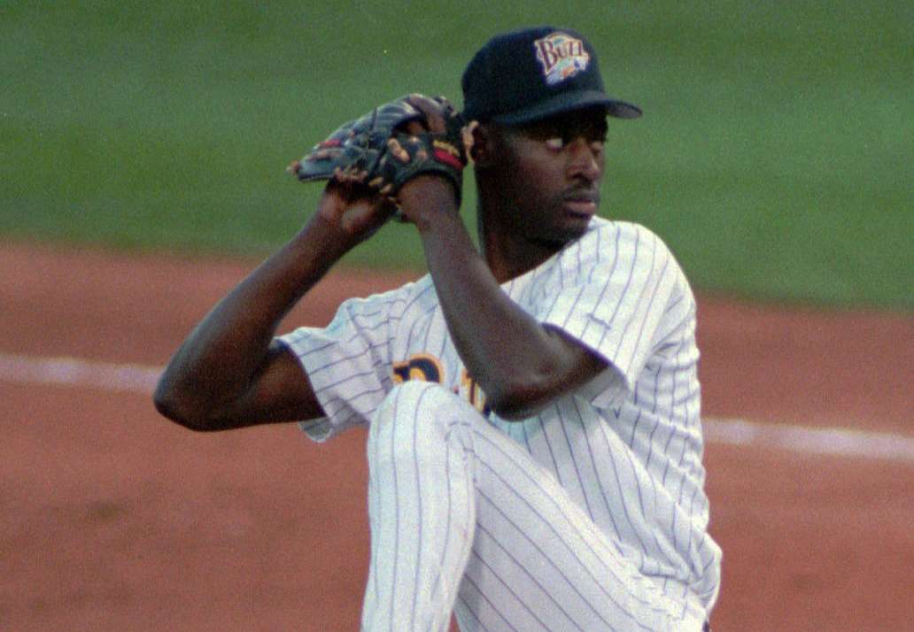 LaTroy Hawkins throws a pitch during Buzz shutout victory game Thursday night over Calgary. (Photo: Gary McKellar, Deseret News Photo Archives)