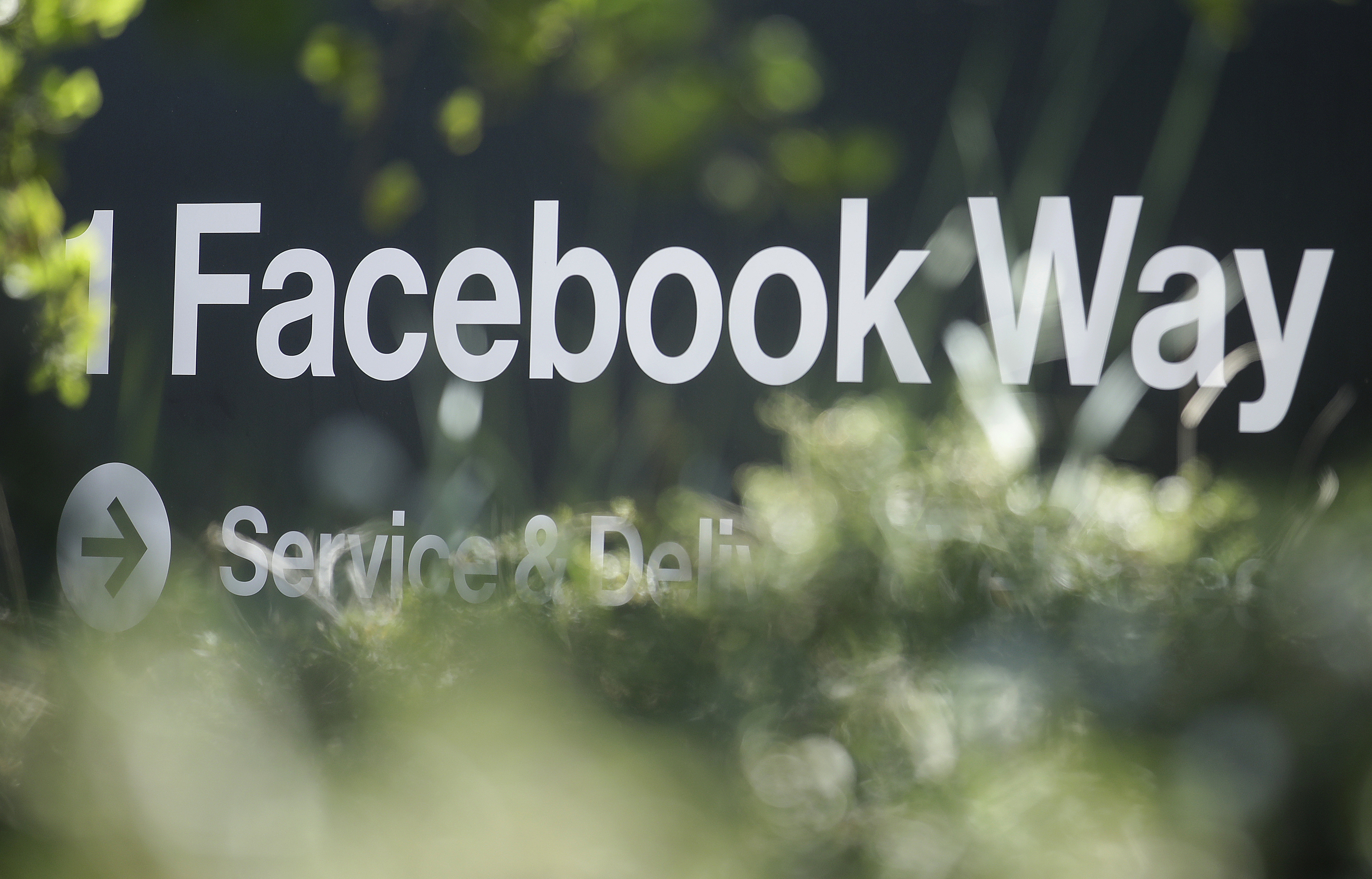 Privacy case settled, Facebook discloses FTC antitrust probe