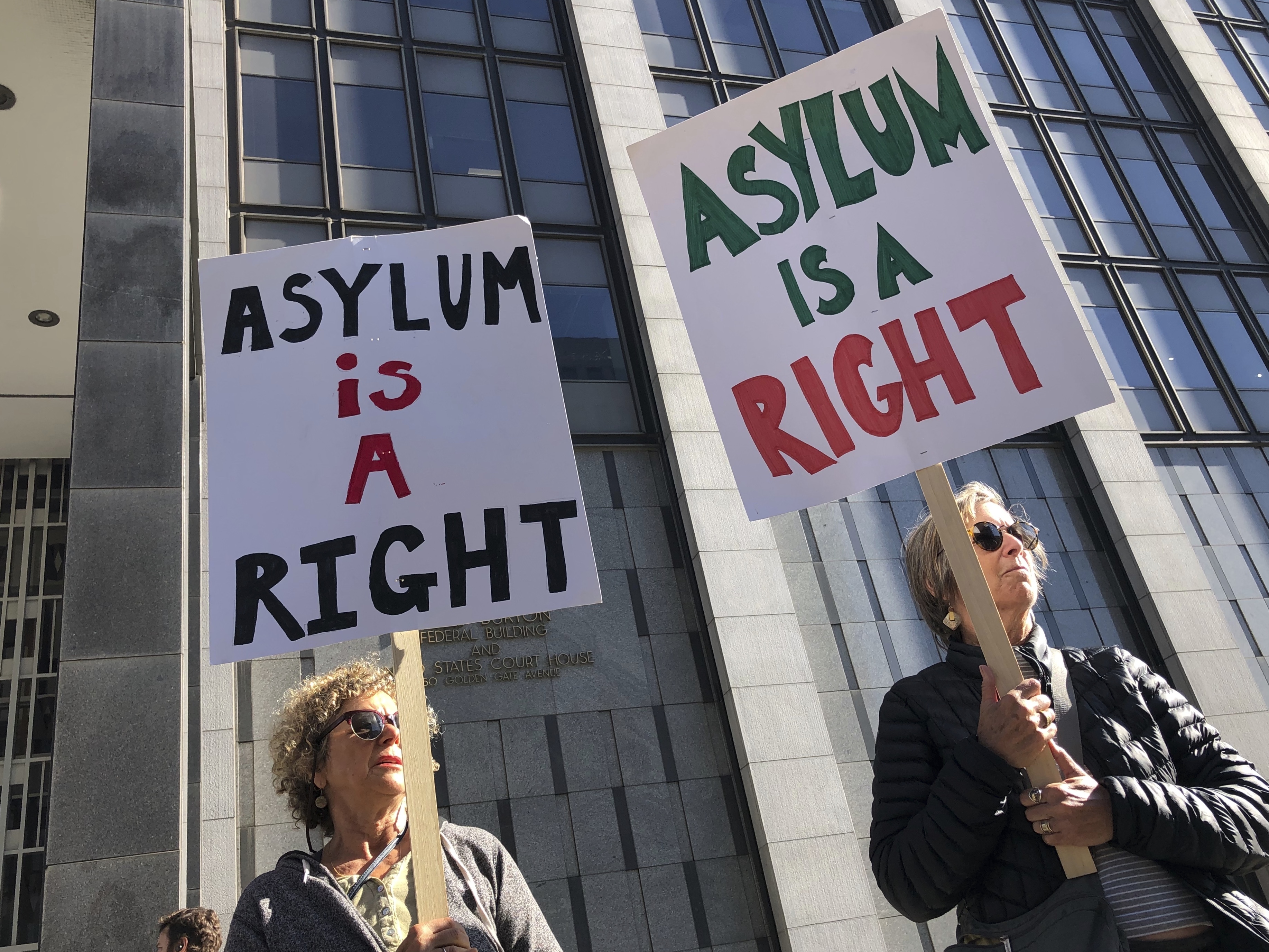 Judge blocks Trump asylum restrictions at US-Mexico border