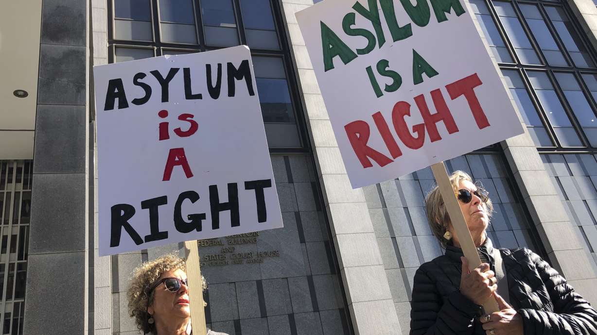 Judge blocks Trump asylum restrictions at US-Mexico border