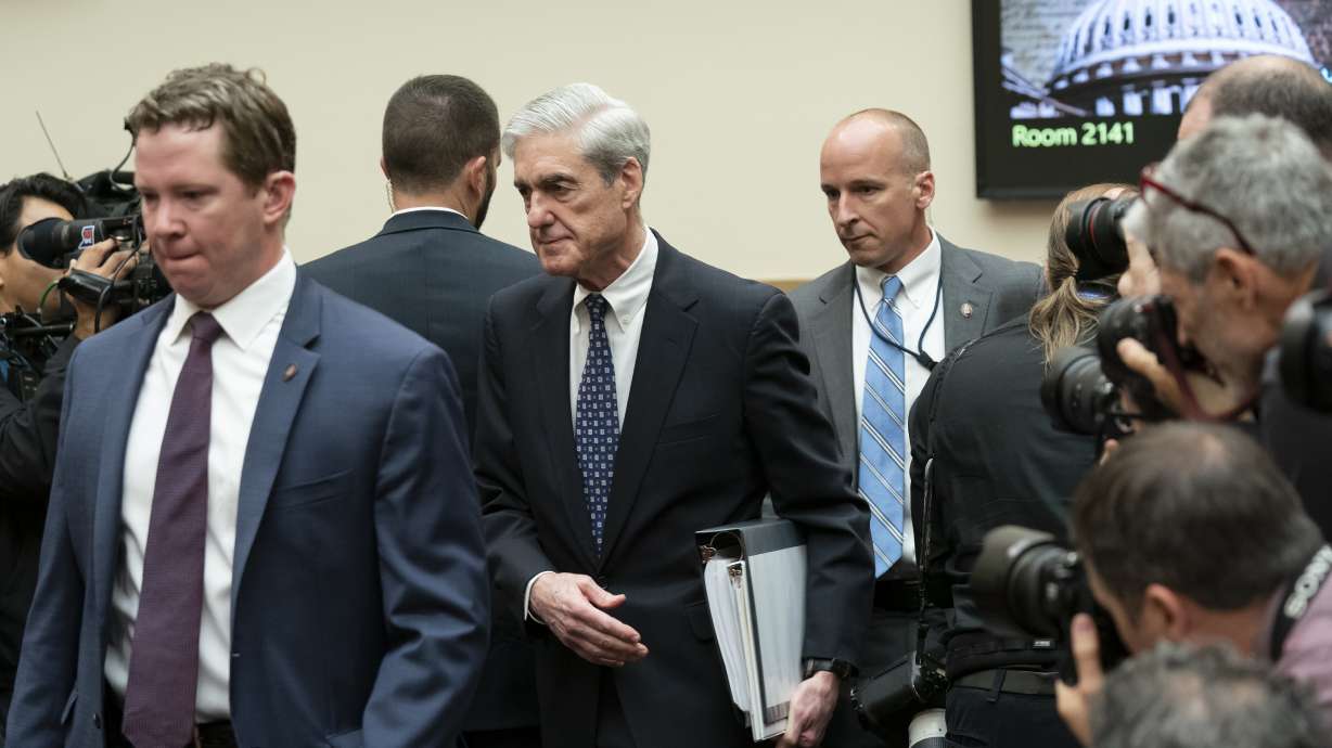 Election warnings blare, but action stalls in Congress