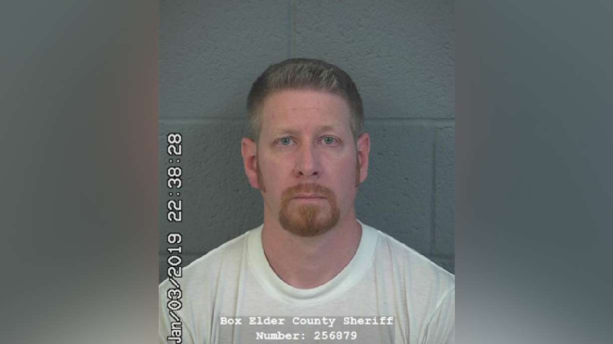 Utah jail officer pleads no contest to sex with inmates