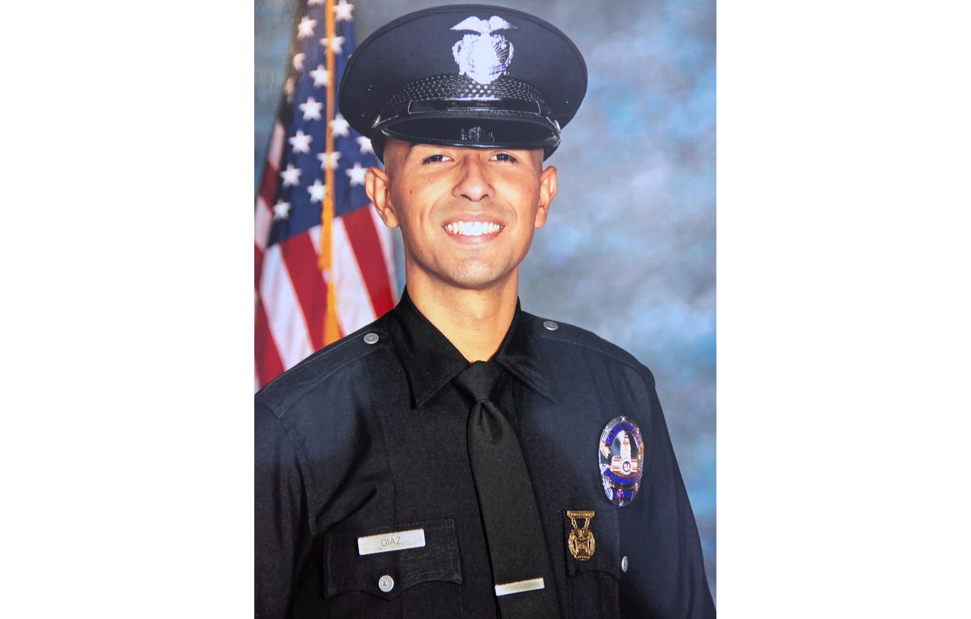 Off-duty Los Angeles police officer killed; gunman sought