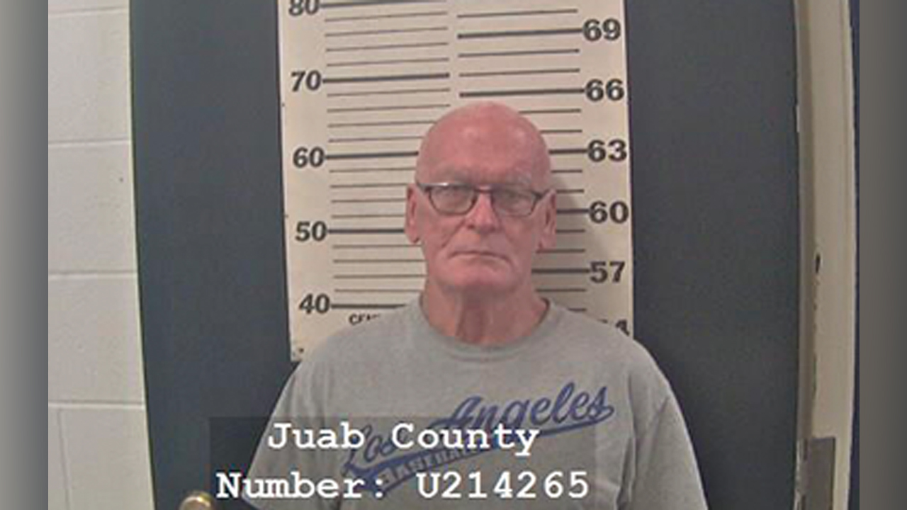 Man charged with exposing himself at Utah pool may have been taking photos of children, police say