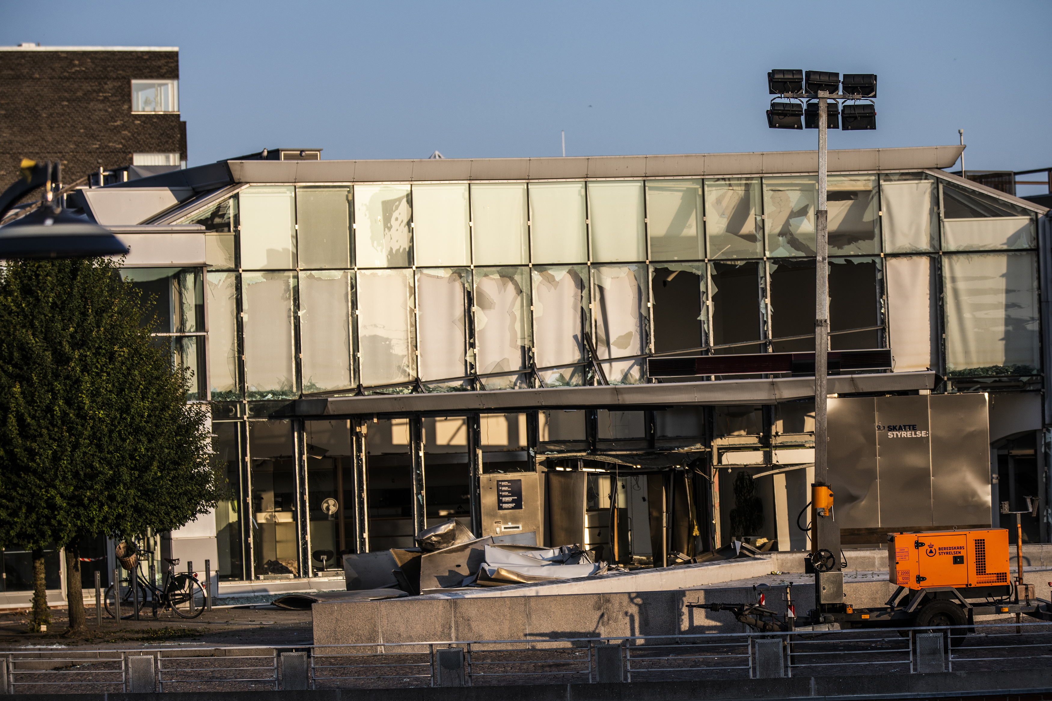 Explosion rocks Copenhagen tax office, injuring 1 person